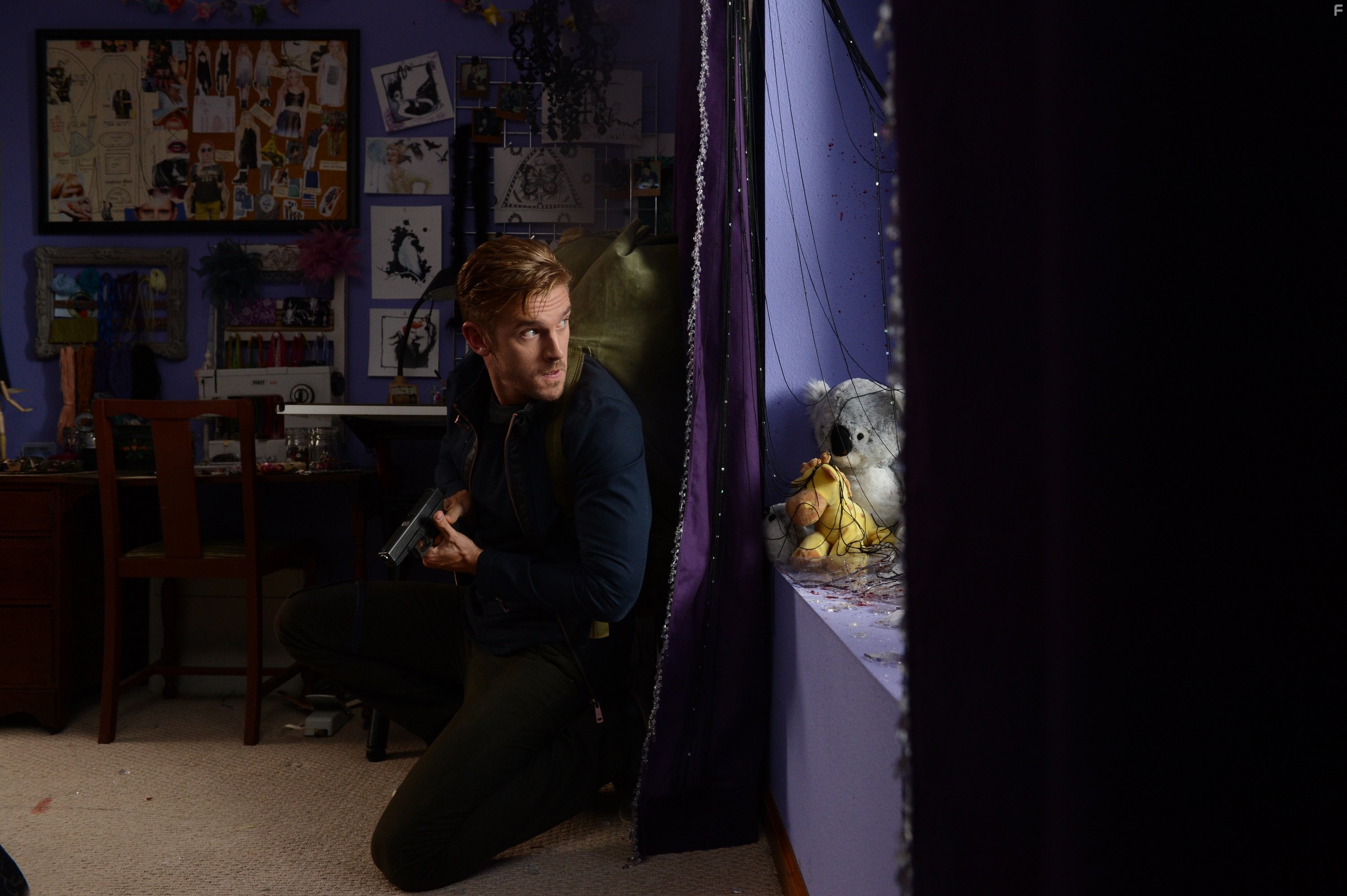 Dan Stevens in Гость (2014)