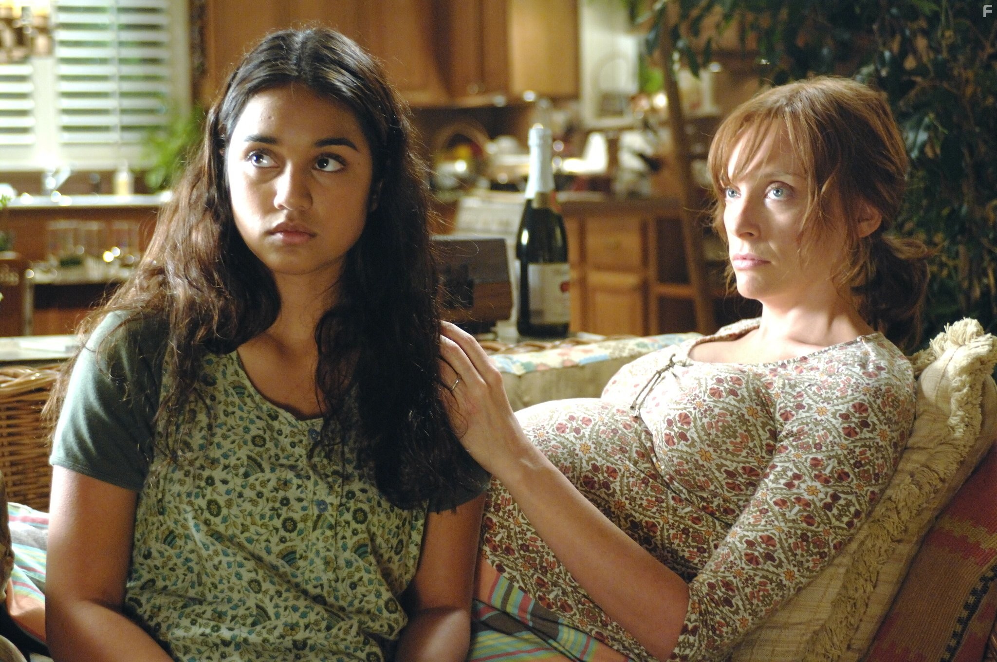 Toni Collette and Summer Bishil in Как на ладони (2007)