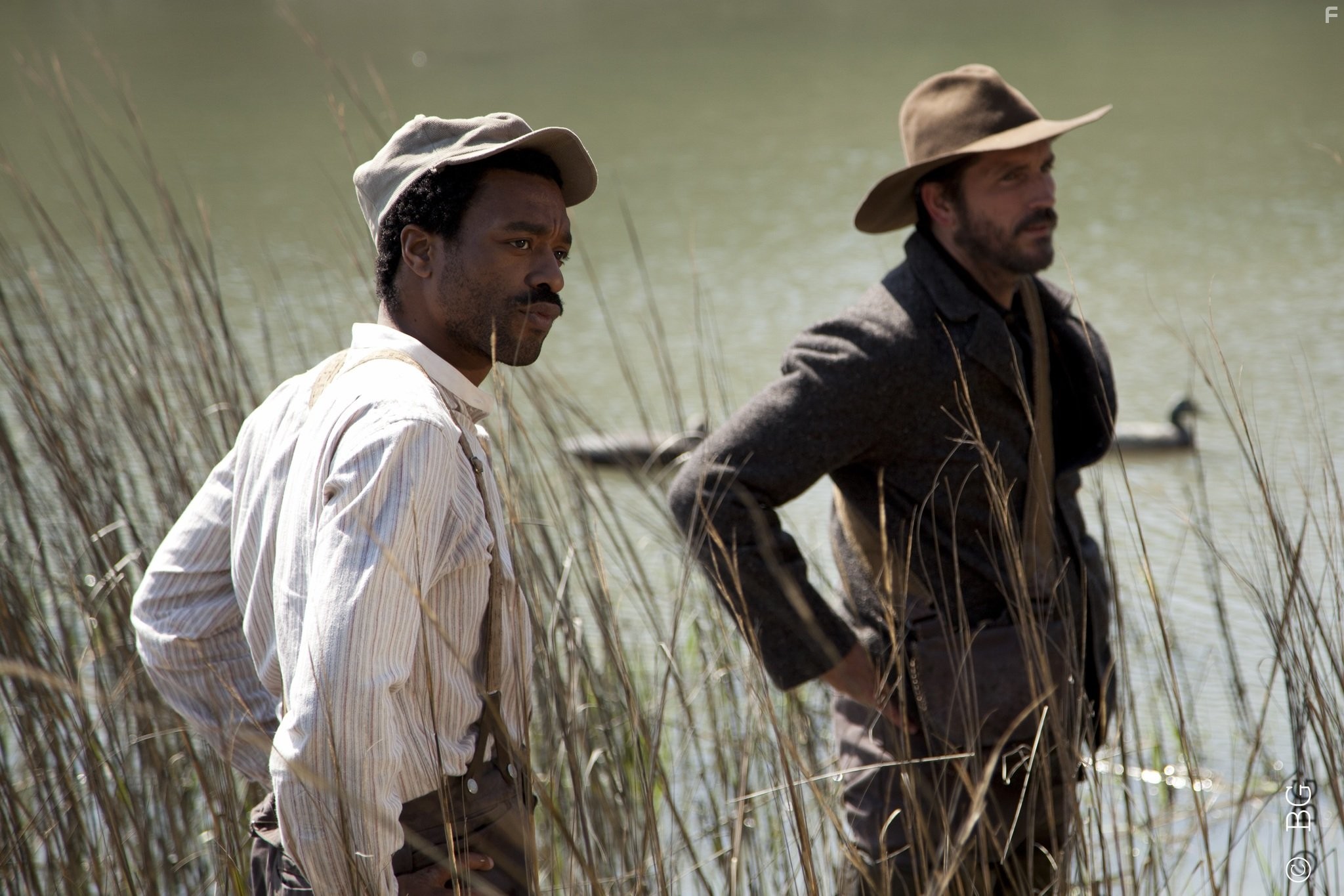 Jim Caviezel and Chiwetel Ejiofor in Savannah (2013)