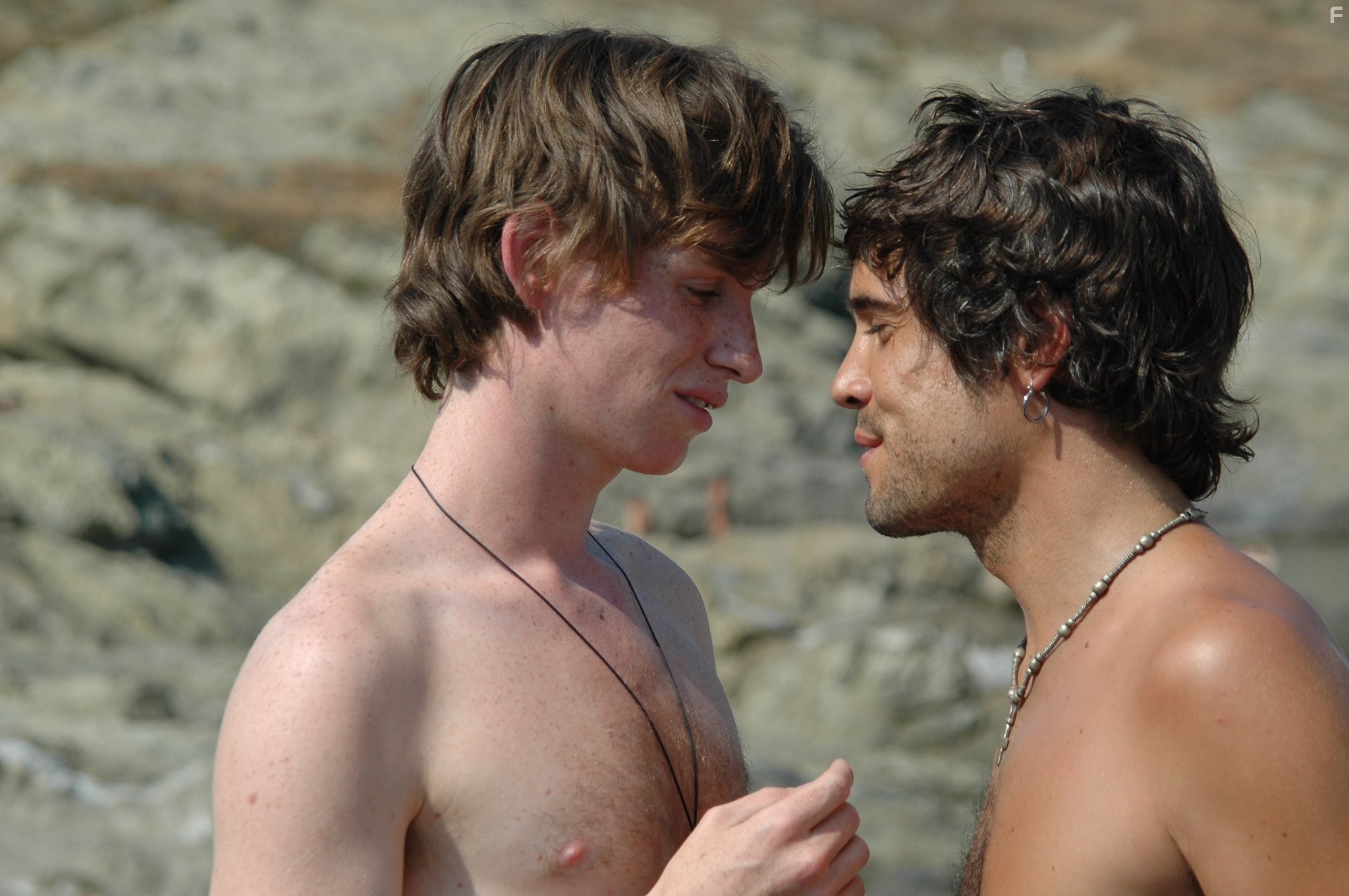 Unax Ugalde and Eddie Redmayne in Дикая грация (2007)