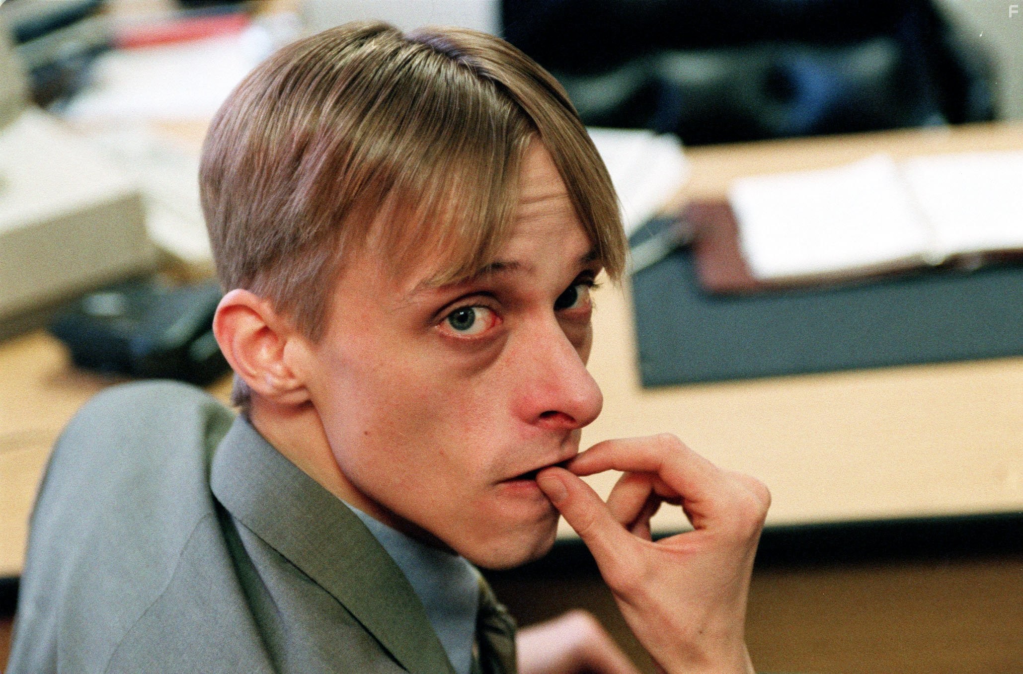 Mackenzie Crook in Офис (2001)