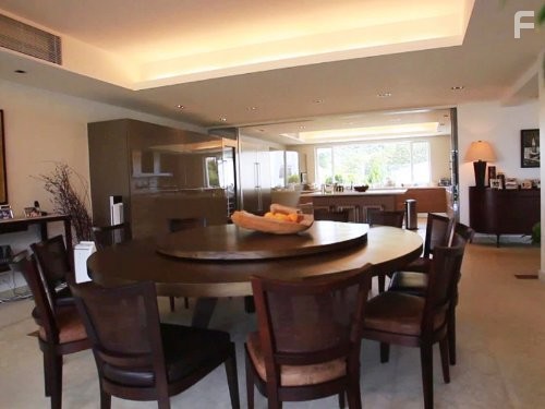 Extreme Homes (2012)