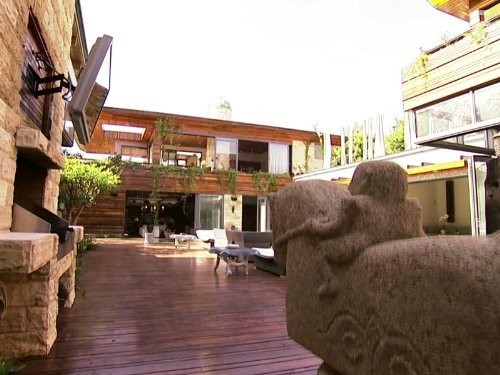 Extreme Homes (2012)