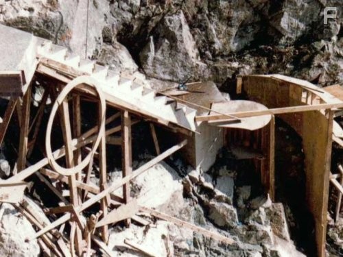 Extreme Homes (2012)