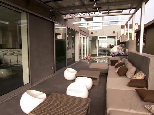 Extreme Homes (2012)