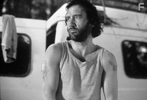 Clive Owen in Засну, когда умру (2003)