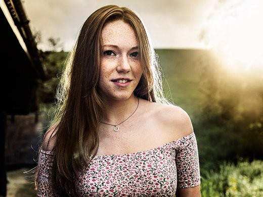 Charlotte Spencer in Клей (2014)