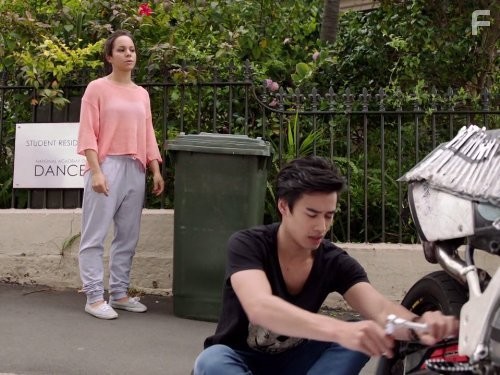 Jordan Rodrigues and Dena Kaplan in Танцевальная академия (2010)