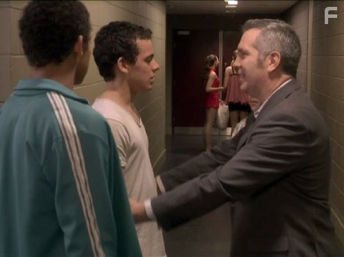 Anthony Cogin, Keiynan Lonsdale, and Tom Green in Танцевальная академия (2010)