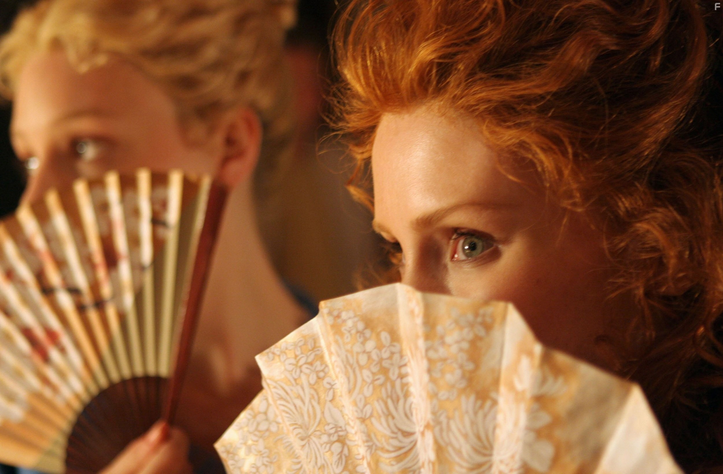 Romola Garai and Bryce Dallas Howard in Как вам это понравится (2006)