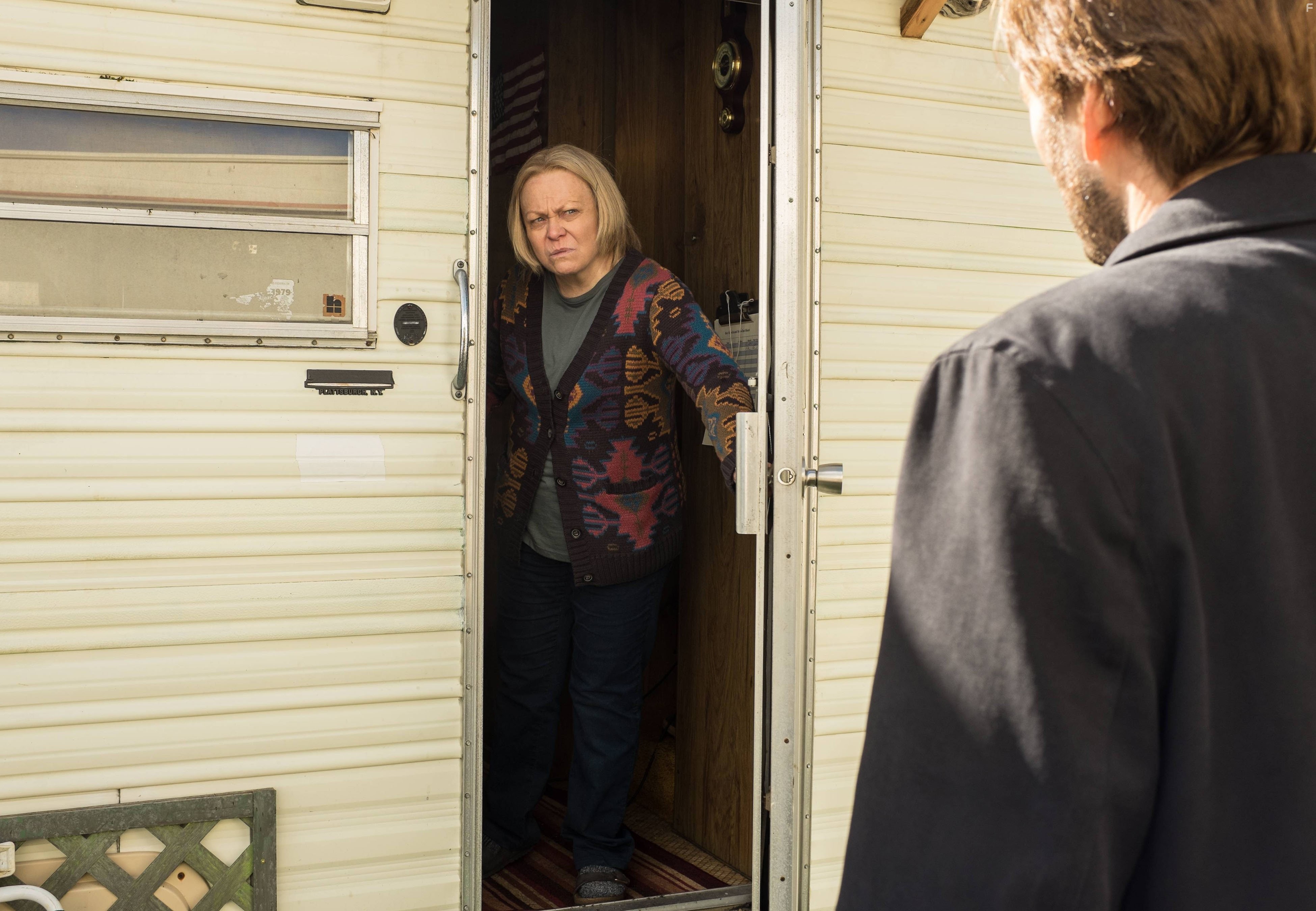 David Tennant and Jacki Weaver in Грейспойнт (2014)