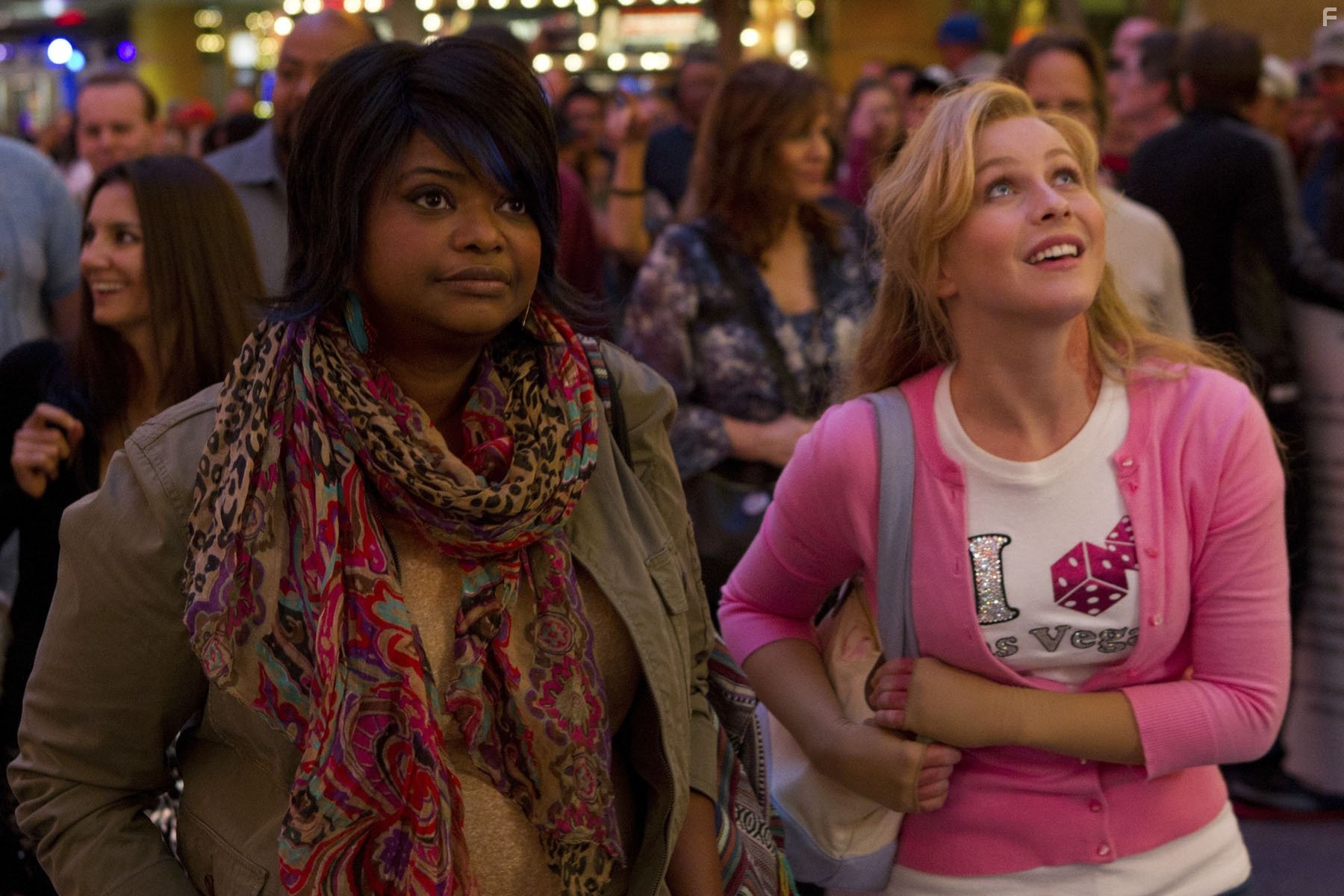Octavia Spencer and Julianne Hough in Агнец Божий (2013)
