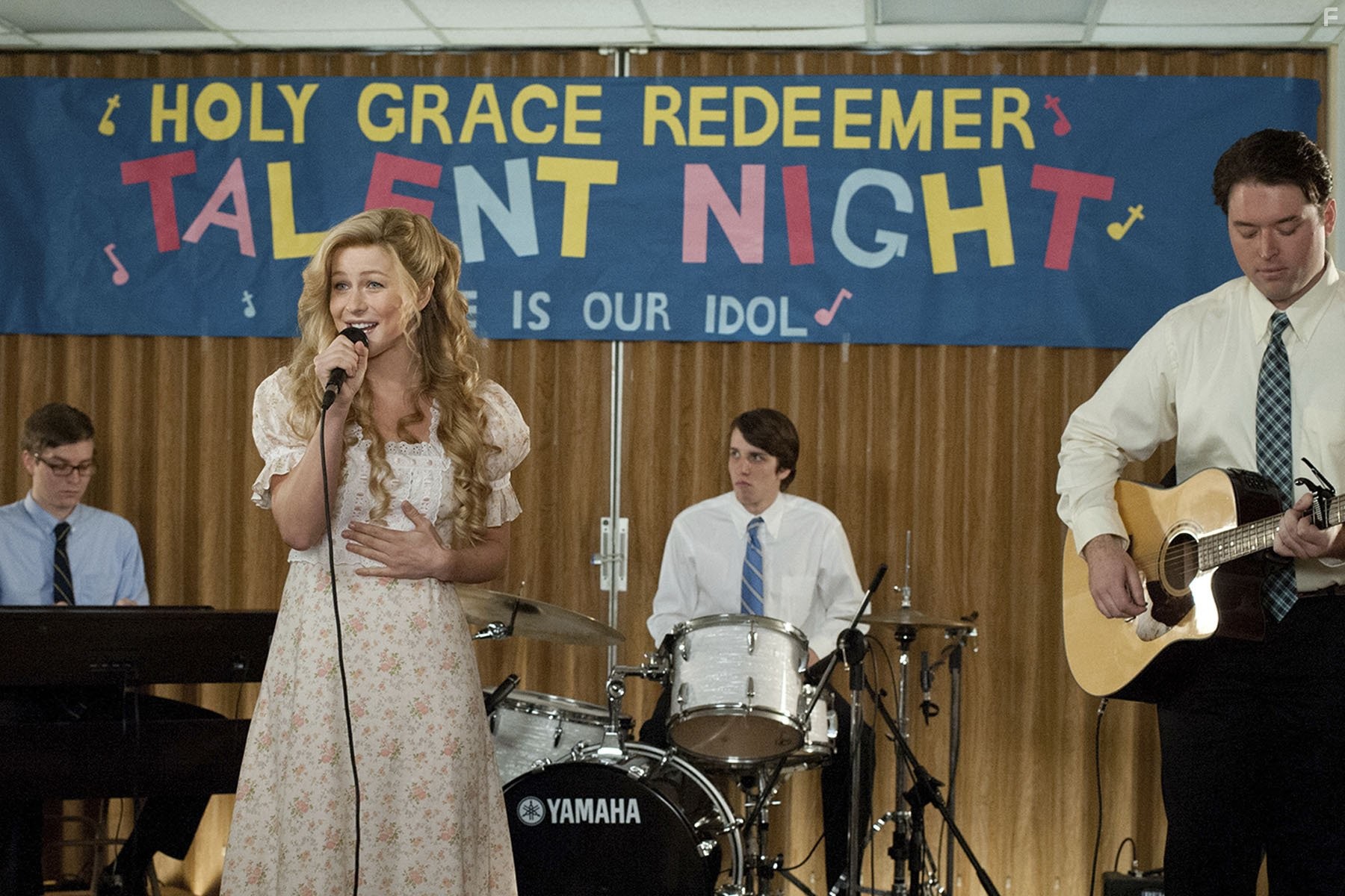 Julianne Hough in Агнец Божий (2013)