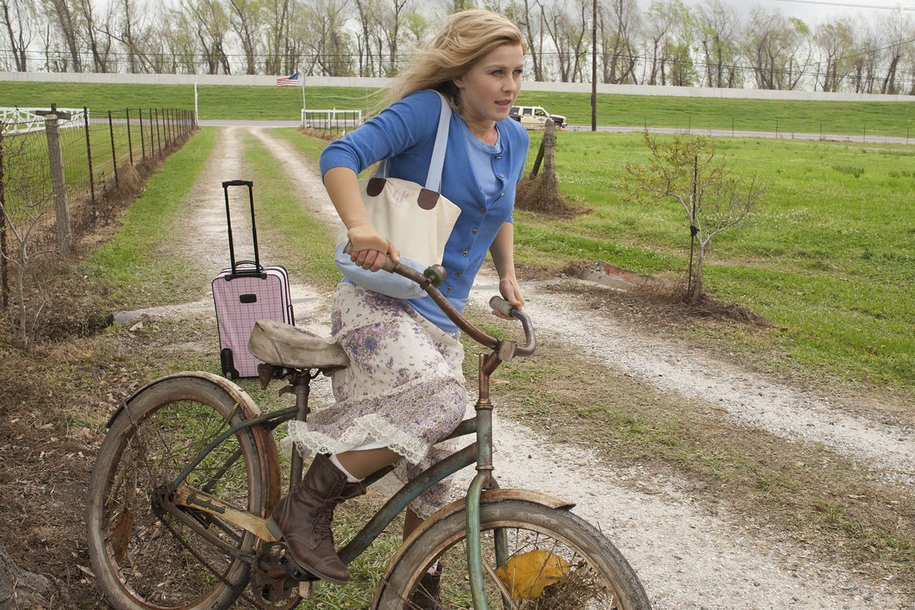 Julianne Hough in Агнец Божий (2013)