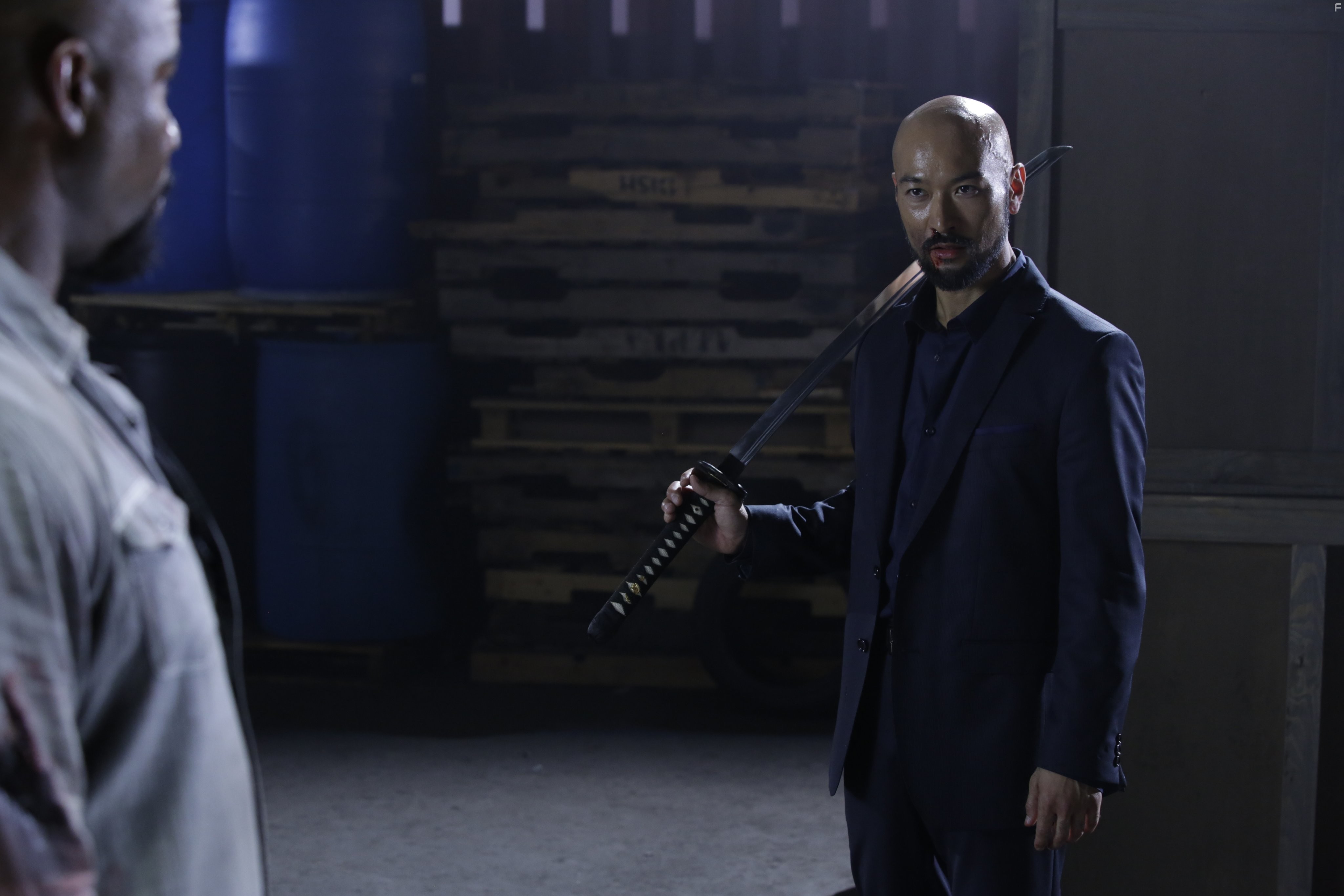 Michael Jai White and Masashi Odate in Восхождение Сокола (2014)