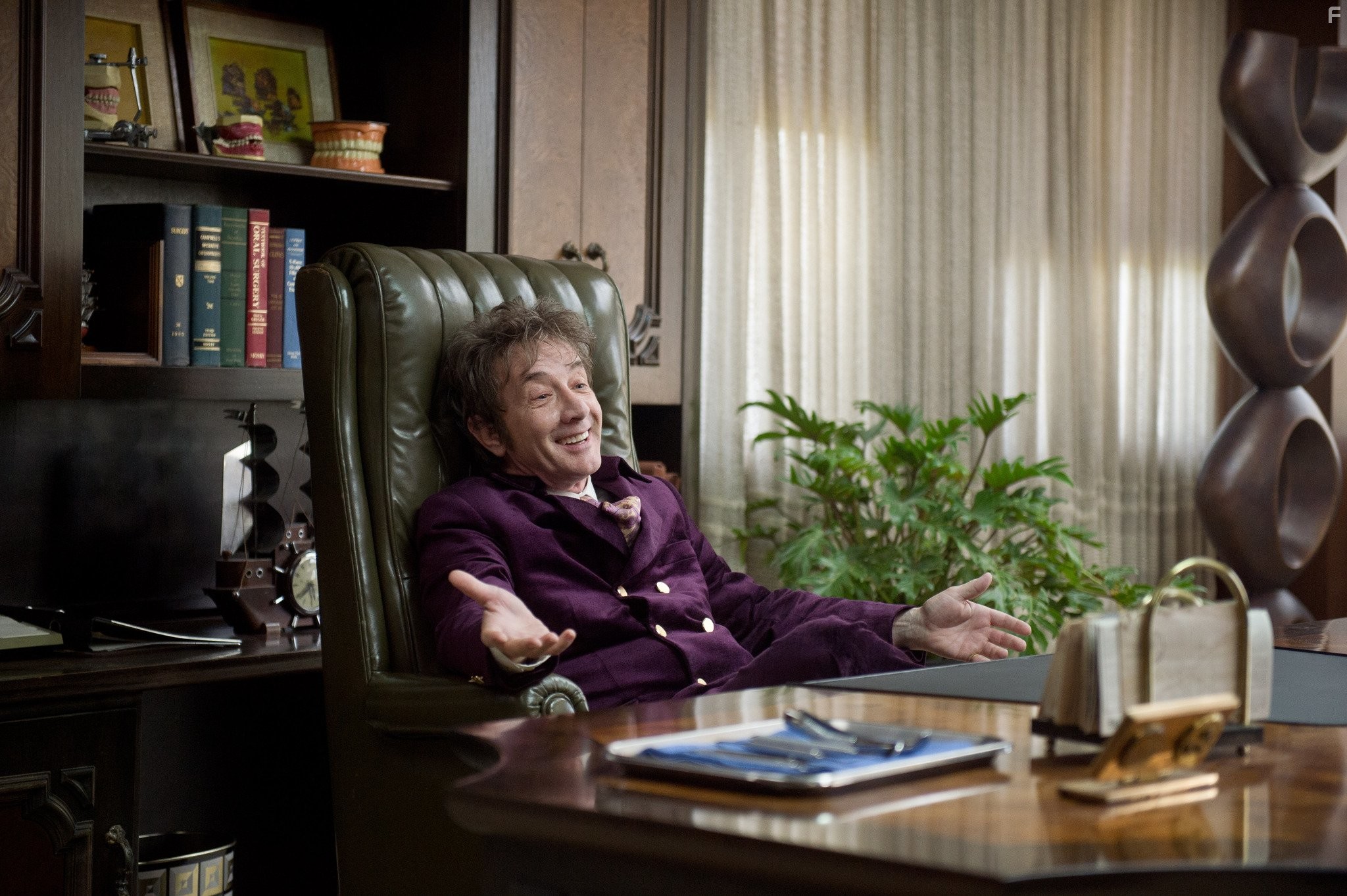 Martin Short in Врожденный порок (2014)
