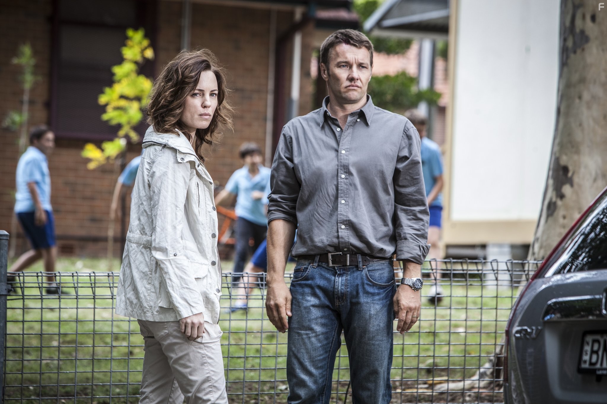 Joel Edgerton and Melissa George in Особо тяжкое преступление (2013)