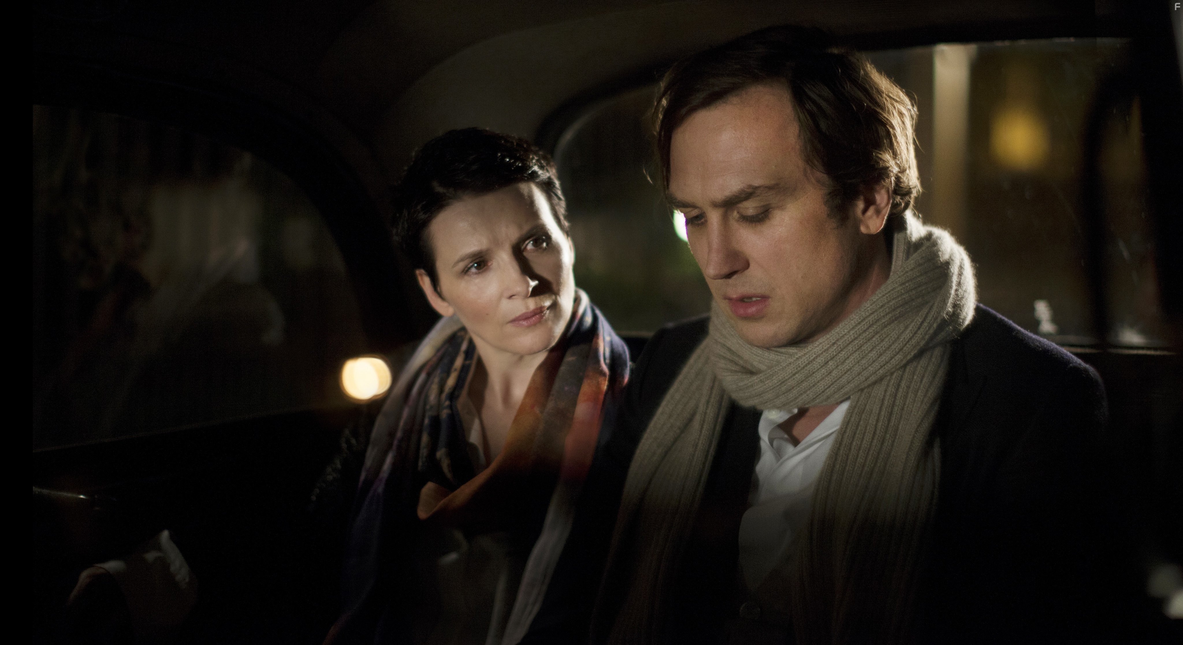 Juliette Binoche and Lars Eidinger in Зильс-Мария (2014)