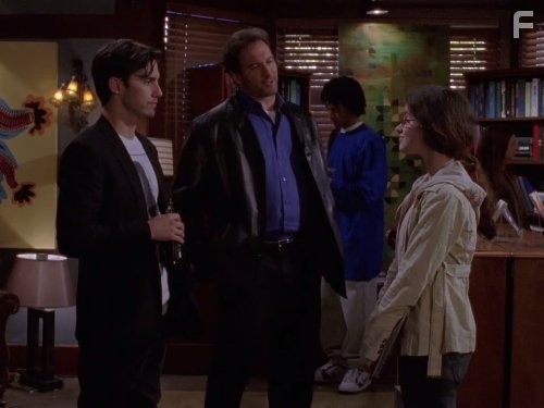 Scott Patterson, Milo Ventimiglia, and Vanessa Marano in Девочки Гилмор (2000)