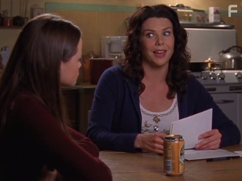 Alexis Bledel and Lauren Graham in Девочки Гилмор (2000)