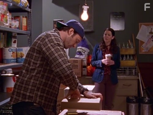 Lauren Graham and Scott Patterson in Девочки Гилмор (2000)
