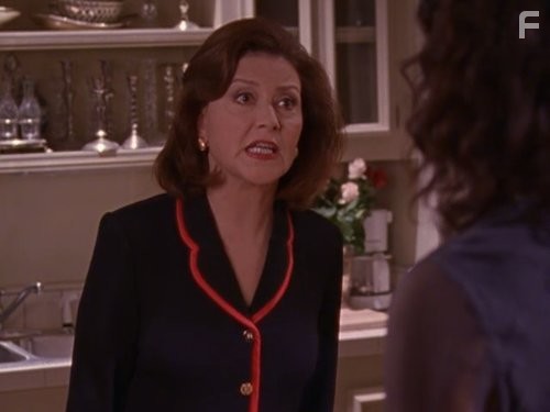 Kelly Bishop in Девочки Гилмор (2000)