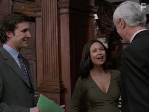 Noah Wyle and Thandie Newton in Скорая помощь (1994)