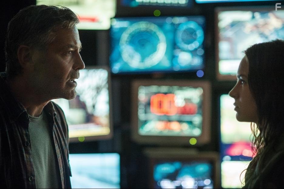 George Clooney and Britt Robertson in Земля будущего (2015)