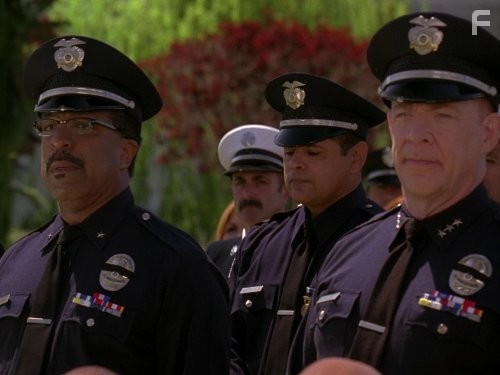 Raymond Cruz, Robert Gossett, and J.K. Simmons in Ищейка (2005)