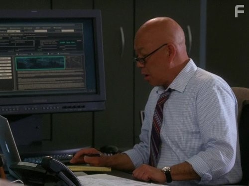 Michael Paul Chan in Ищейка (2005)