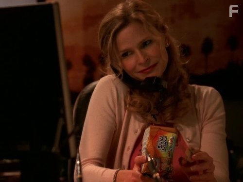 Kyra Sedgwick in Ищейка (2005)