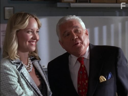 Amy Hathaway and G.W. Bailey in Ищейка (2005)