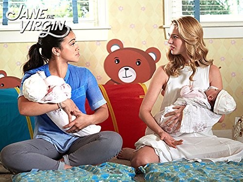 Gina Rodriguez and Yael Grobglas in Девственница Джейн (2014)