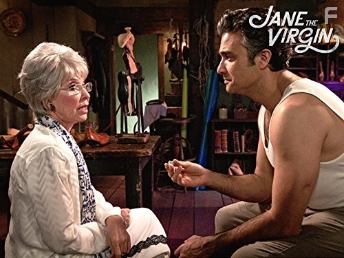 Rita Moreno and Jaime Camil in Девственница Джейн (2014)