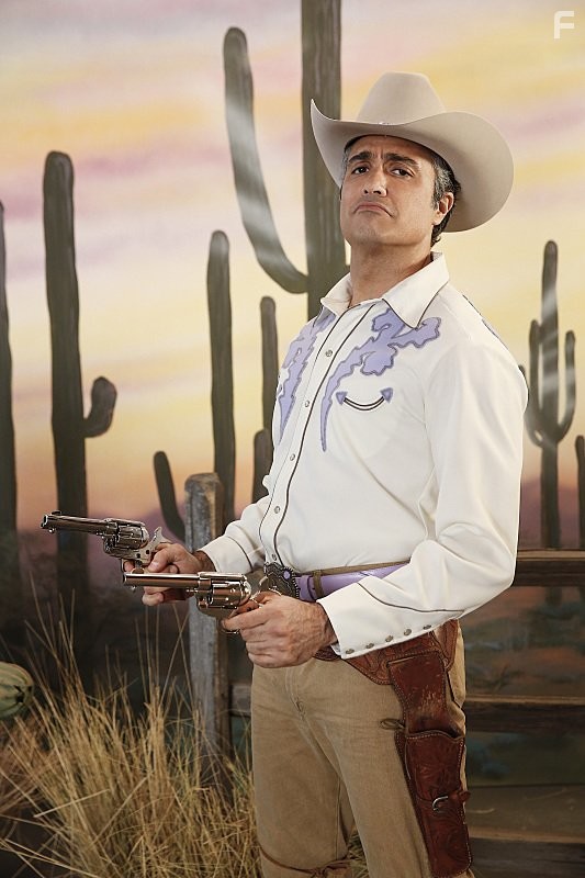 Jaime Camil in Девственница Джейн (2014)