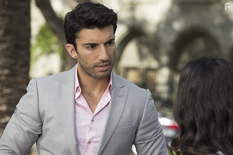 Justin Baldoni in Девственница Джейн (2014)