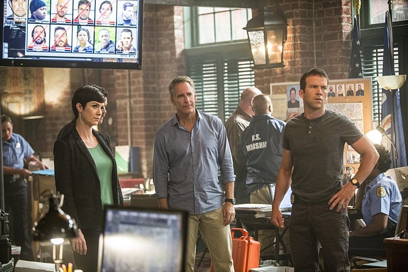 Scott Bakula, Lucas Black, and Zoe McLellan in Морская полиция: Новый Орлеан (2014)