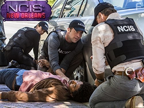 Scott Bakula, Lucas Black, and Zoe McLellan in Морская полиция: Новый Орлеан (2014)