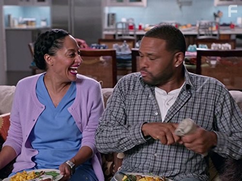 Anthony Anderson and Tracee Ellis Ross in Чeрноватый (2014)
