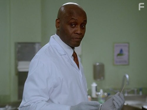 Расследования Лоры (2014)