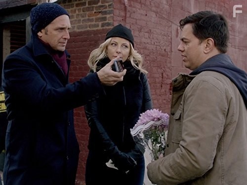 Расследования Лоры (2014)