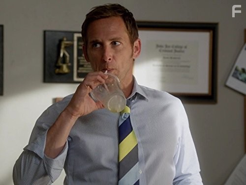 Расследования Лоры (2014)