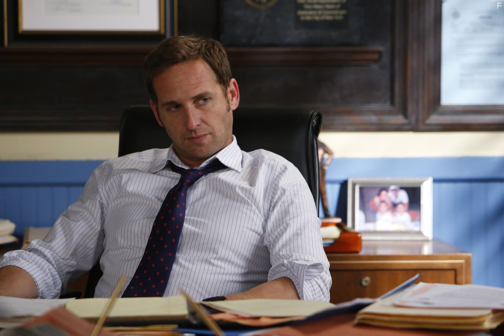 Josh Lucas in Расследования Лоры (2014)