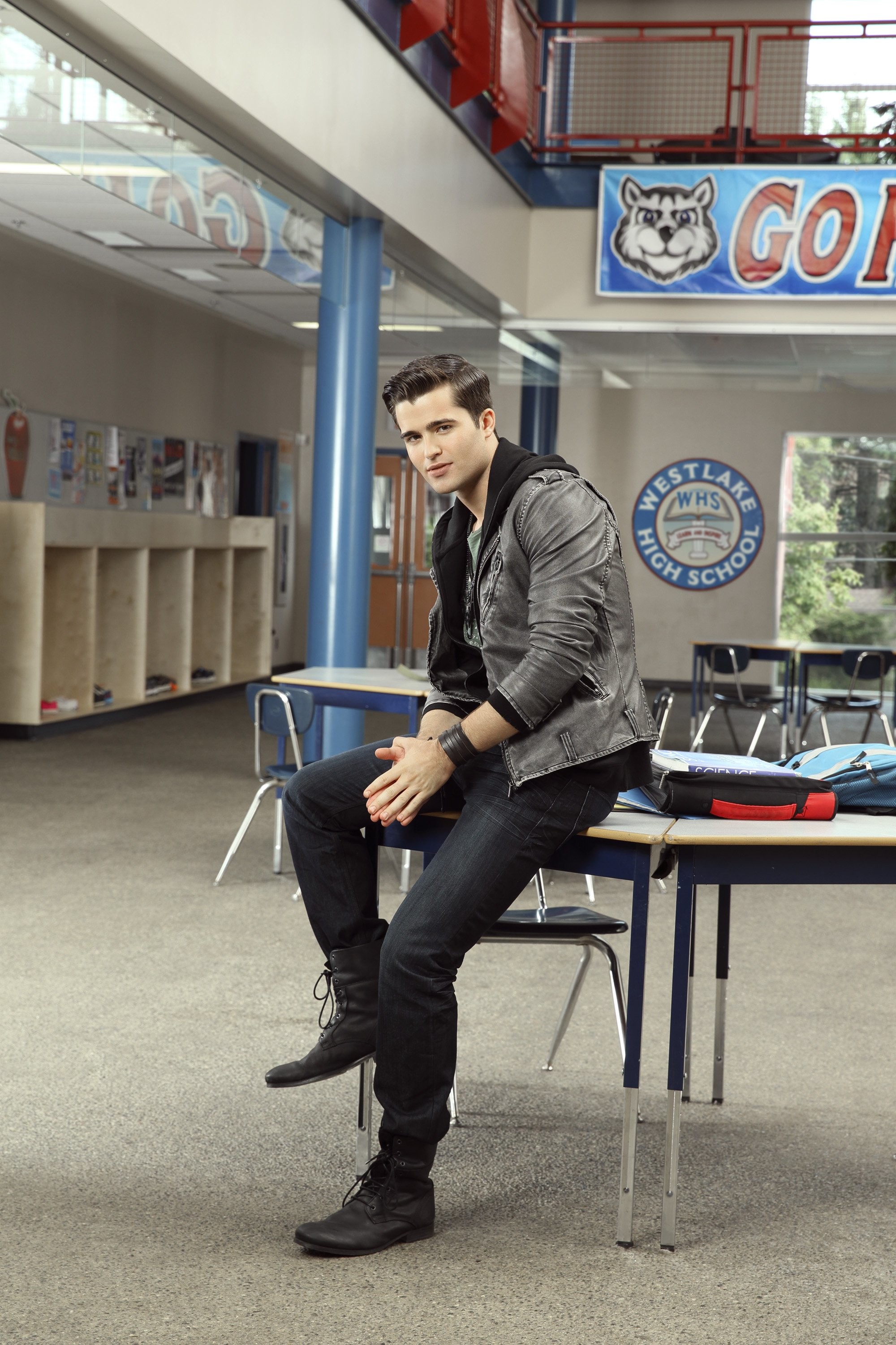Spencer Boldman in Zapped. Волшебное приложение (2014)