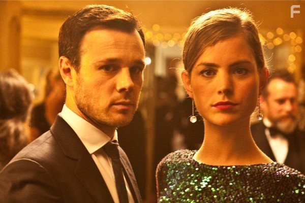 Rupert Evans and Hannah Hoekstra in Канал (2014)
