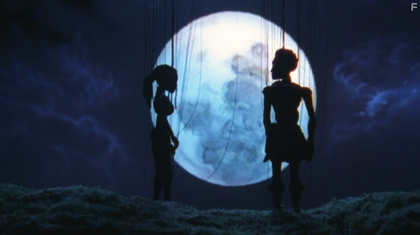 Catherine McCormack and James McAvoy in Нити (2004)