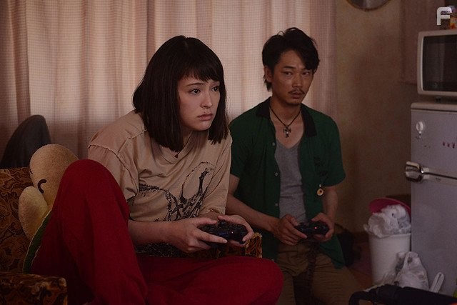 Shihori Kanjiya and G? Ayano in Shirayuki hime satsujin jiken (2014)