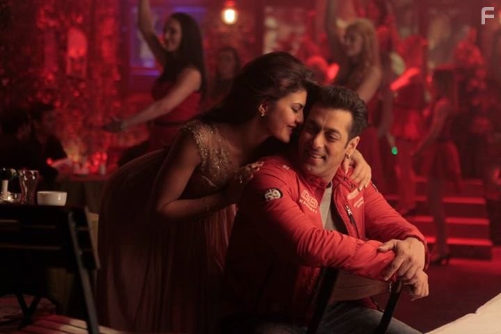 Salman Khan and Jacqueline Fernandez in Удар (2014)