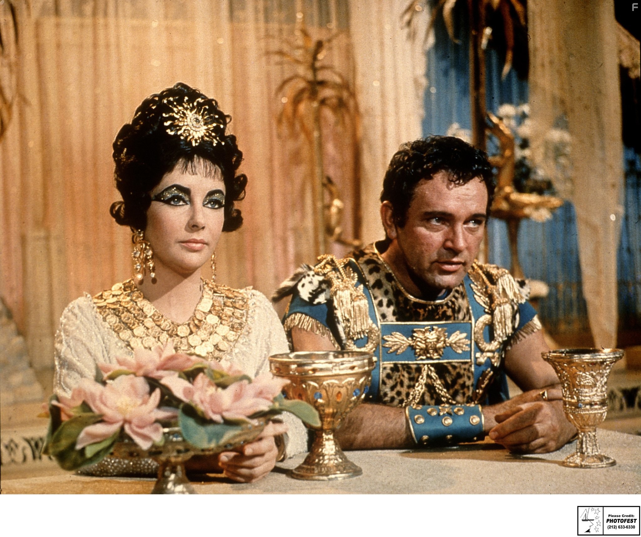 Richard Burton and Elizabeth Taylor in Клеопатра (1963)