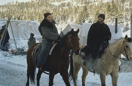 Milla Jovovich and Wes Bentley in Золотая пыль (2000)
